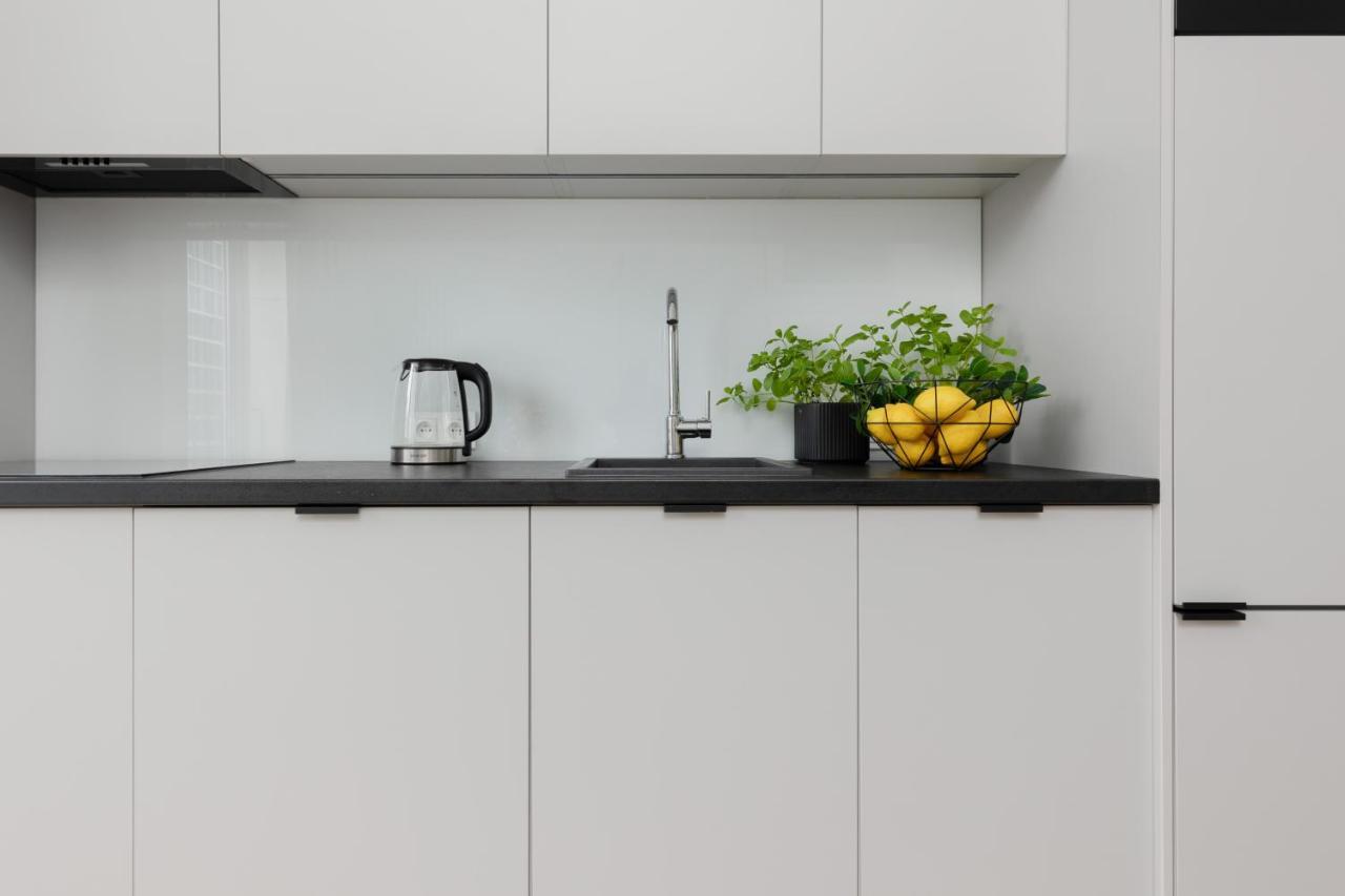Spacious Apartment With Panoramic View Of Warsaw By Noclegi Renters Экстерьер фото
